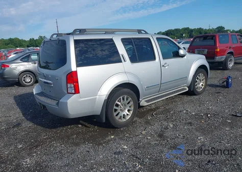 2011 Nissan Pathfinder S/Le/Se z USA, uszkodzony, nr VIN 5N1AR1NB9BC602600